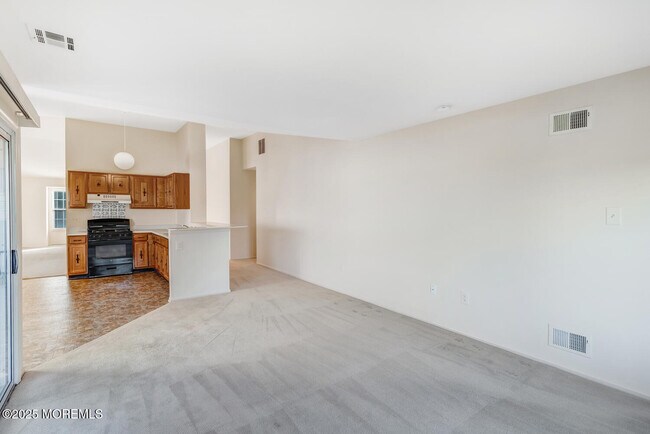 Building Photo - 405 Lexington Dr