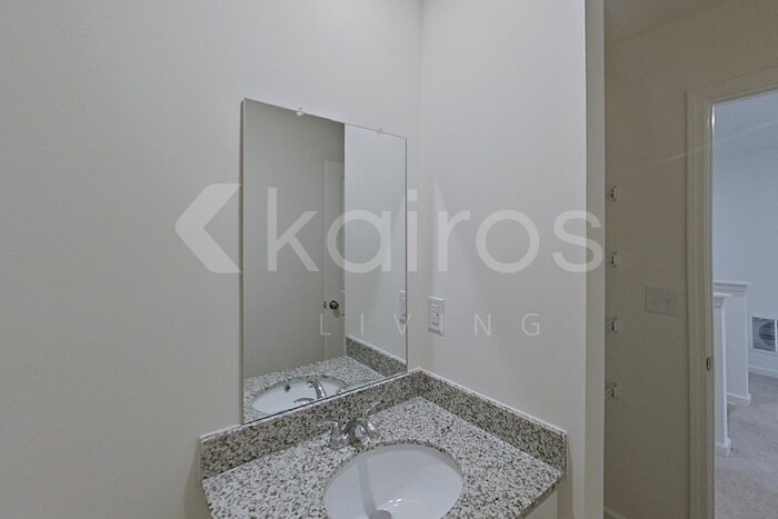 Building Photo - 112 Flat Rock Ml Trl