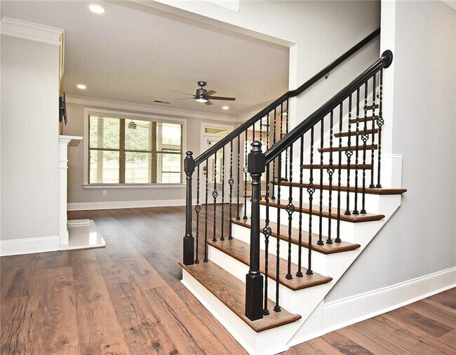 Building Photo - 2625 Hickory Hill Dr