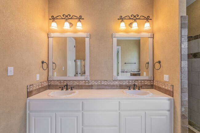 Building Photo - Coming Soon! 3 Bedroom Home in Aledo