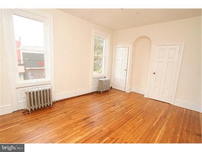 Building Photo - 2808 W Girard Ave