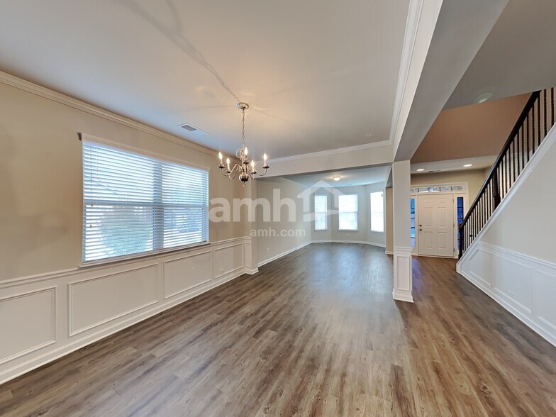 Building Photo - 235 Hickory Pointe Dr