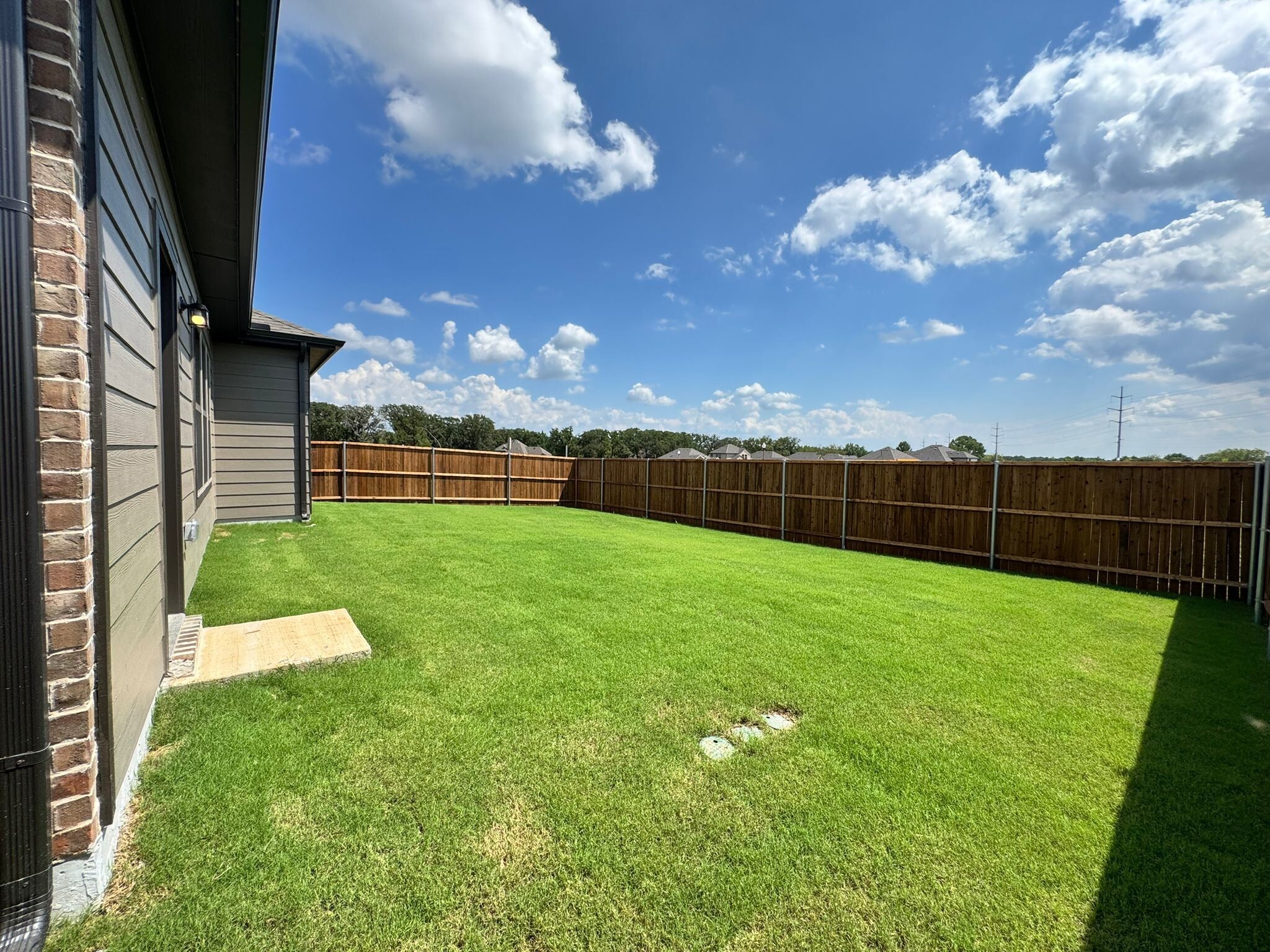 Building Photo - 3500 Kingdom Dr