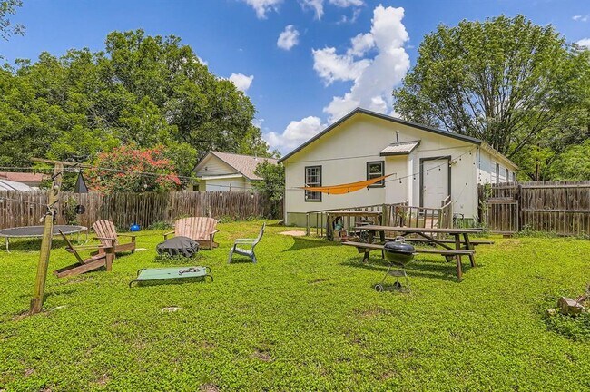 Building Photo - 5605 Tura Ln