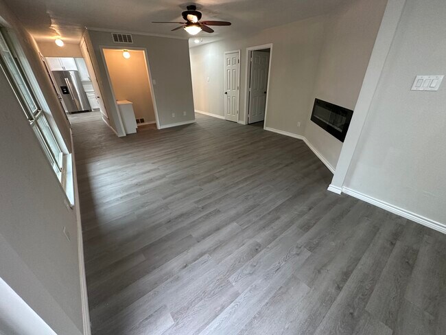 Building Photo - 2001 Emerson Ln