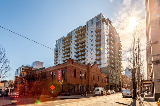 Building Photo - 1025 NW Couch St