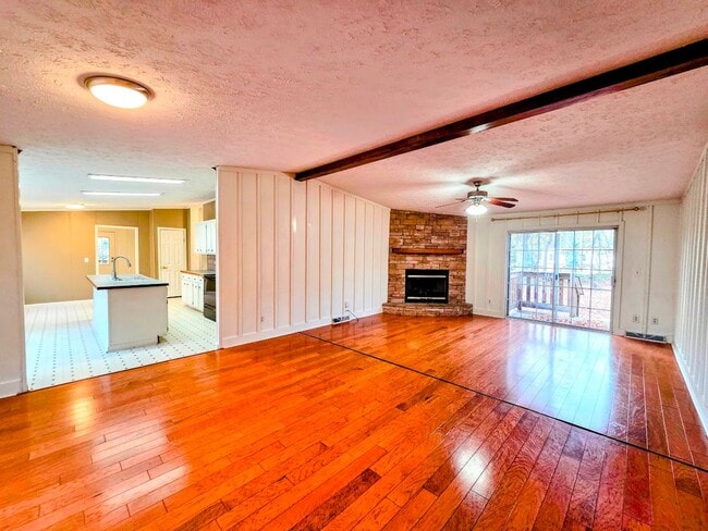Building Photo - 3 Bedroom Mobile Home in Williamston