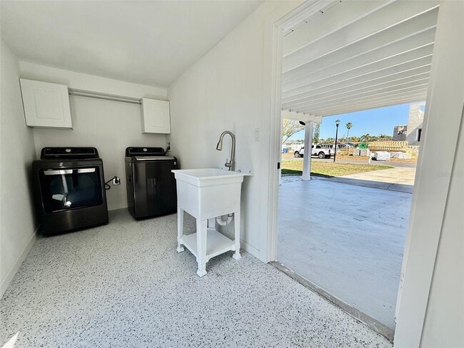 Building Photo - 3930 E Eden Roc Cir