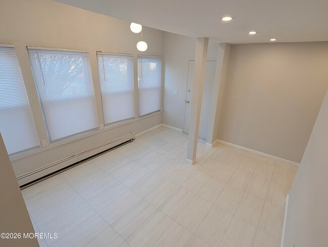 Building Photo - 106 Wallace St