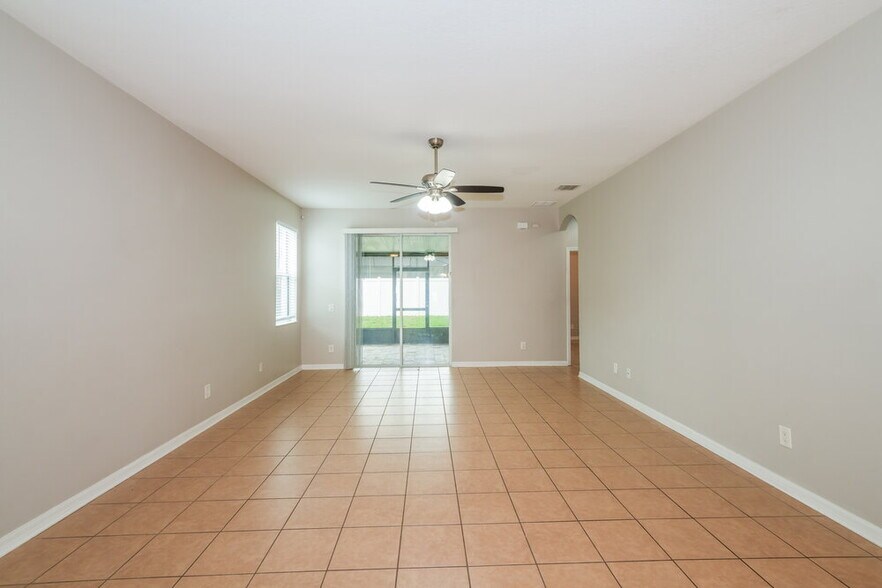 Building Photo - 8226 Summer Wood Ln