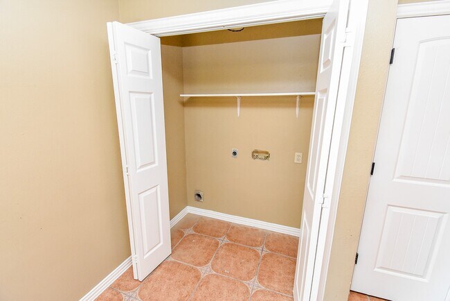 Building Photo - 12402 Amado Dr