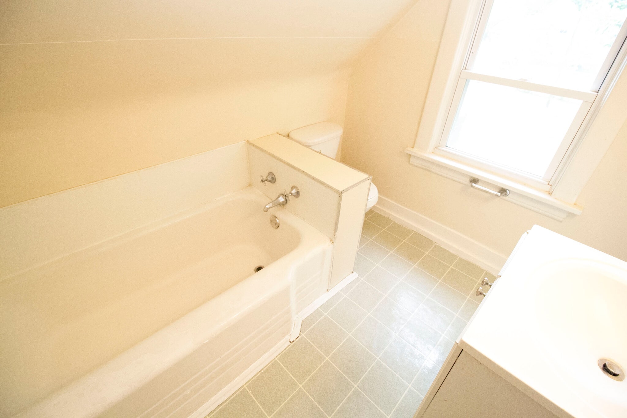 Building Photo - 830 Homer Ave