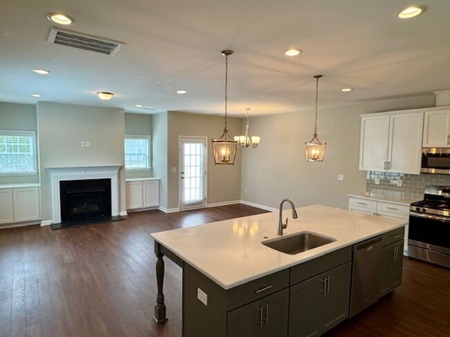 Building Photo - Heather Park Townhomes