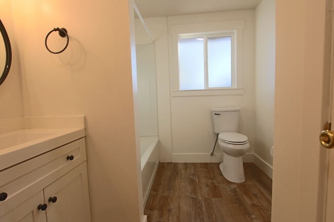 Building Photo - Downtown Washington - (Approved) Pet Optional