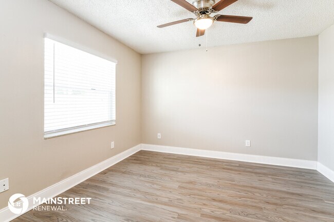 Building Photo - 13901 Bridgeport Dr