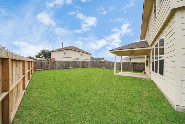 Building Photo - 7447 Oakwood Canyon Dr