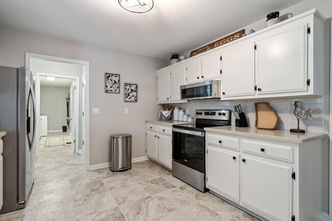 Building Photo - 17 Rock Crest Cir SE