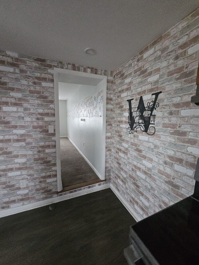 Building Photo - 219 N Lawrence St