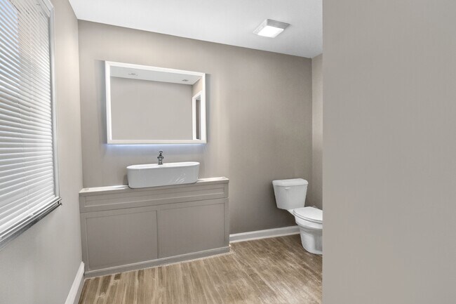 Building Photo - 485 Candlestick Dr