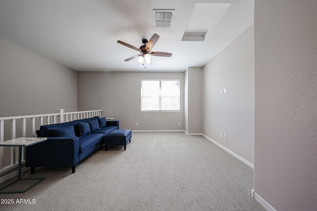 Building Photo - 3813 E Branham Ln