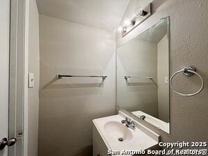 Building Photo - 2802 Lasses Blvd