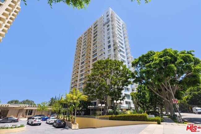 Primary Photo - 2170 W Century Dr