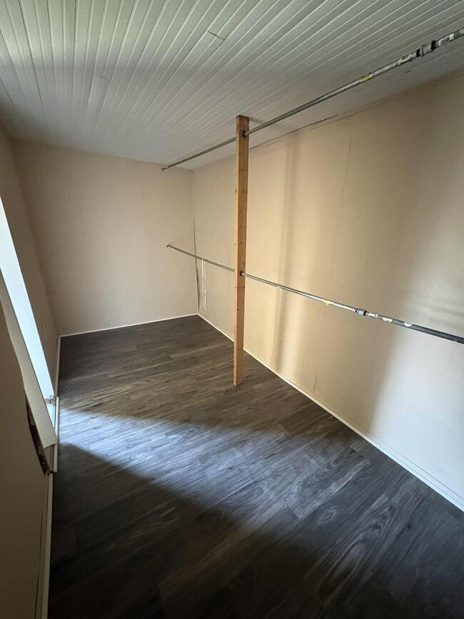 Building Photo - Spacious Home for Rent!