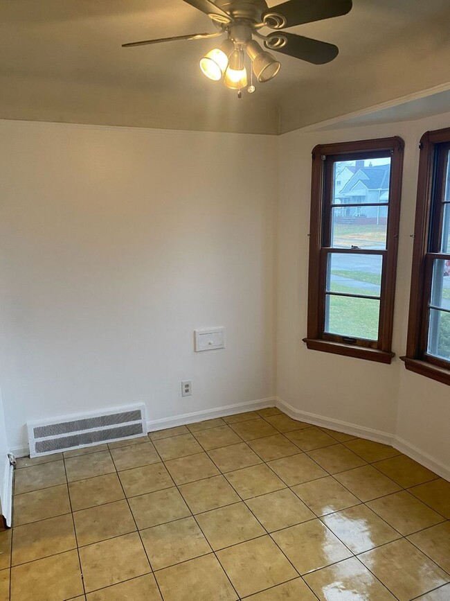 Building Photo - Charming 3-Bedroom Single-Family Home in Quiet Parma Neighborhood