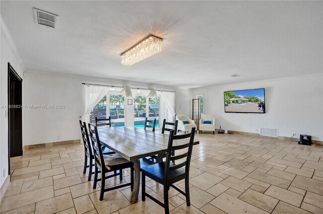 Building Photo - 3100 NE 56th Ct