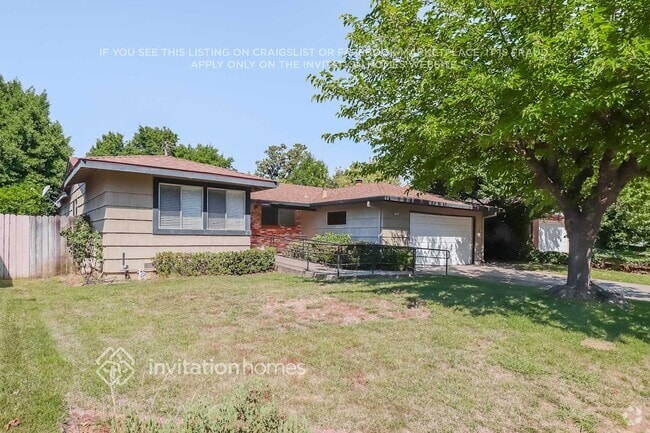 Building Photo - 2808 Notre Dame Dr
