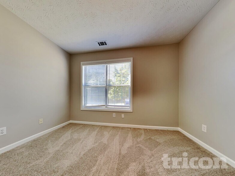 Building Photo - 523 Ashton Manor Dr