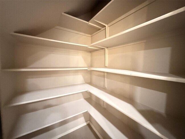 Building Photo - 1922 Tasmanian Tiger Trace