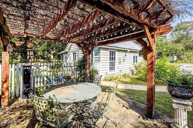 Building Photo - 145 St Francis St