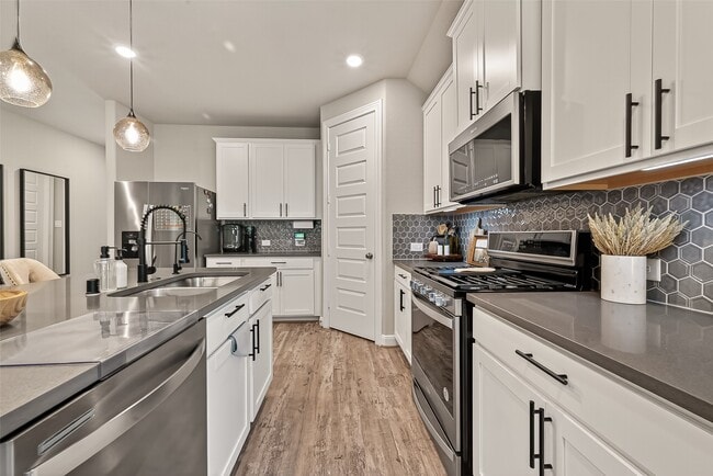 Building Photo - 20223 Sagebrush Hollow Dr