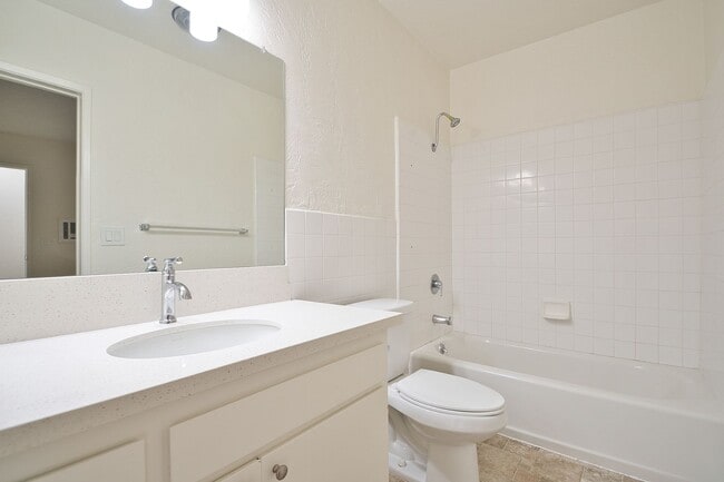 Building Photo - ot1708