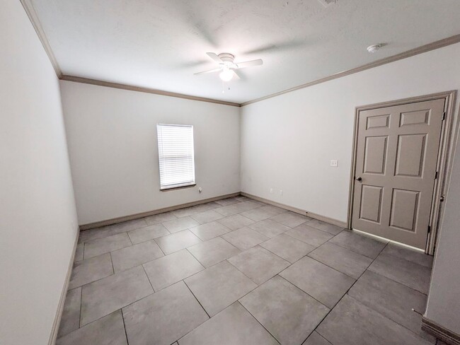 Building Photo - 2925 Pecos St