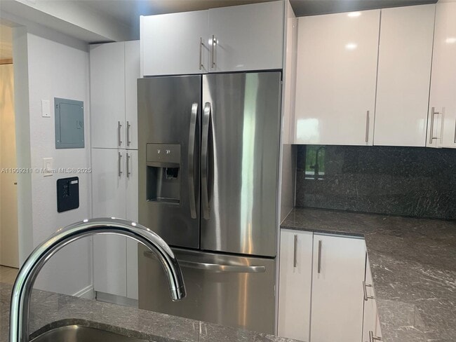 Building Photo - 16751 NE 9th Ave