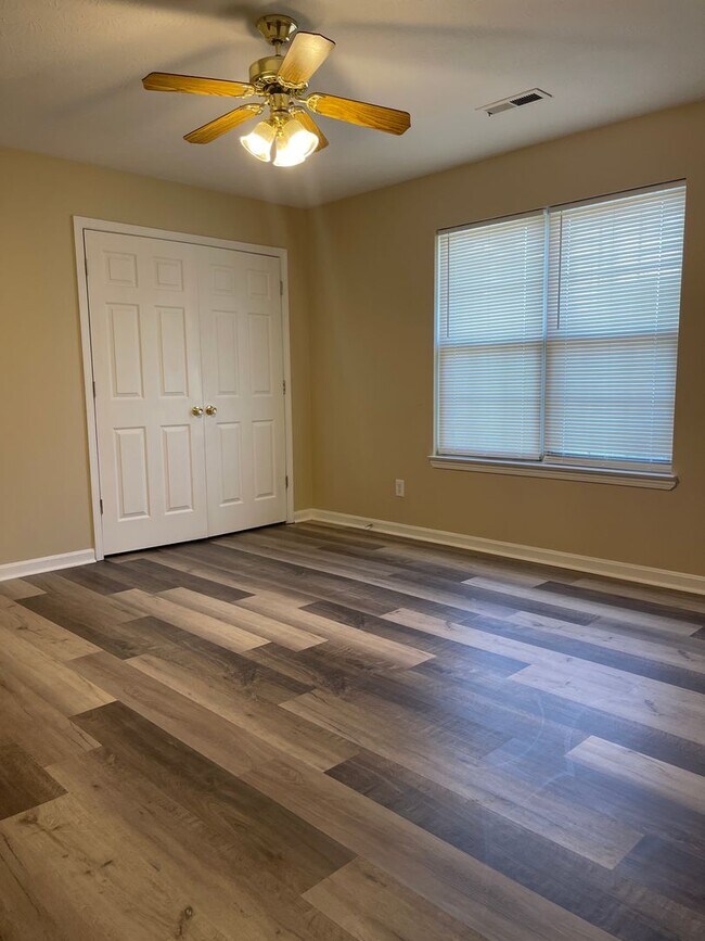 Building Photo - 312 Oliver St