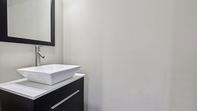 Building Photo - Discover the charm of this beautifully upd...