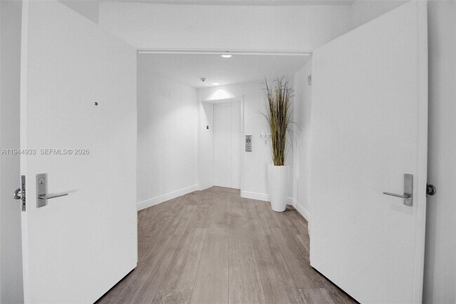 Building Photo - 701 N Fort Lauderdale Beach Blvd