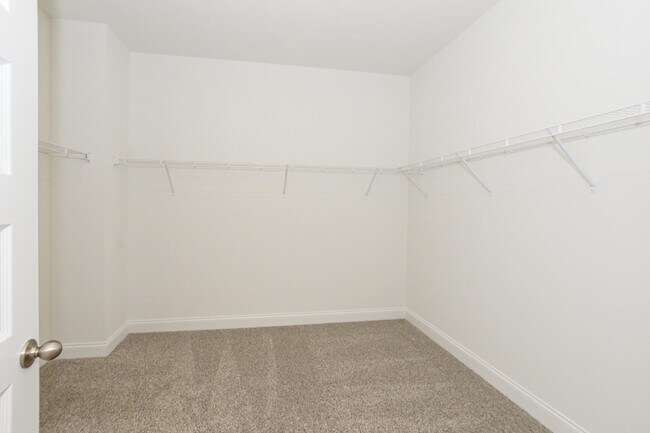 Building Photo - 9062 Dahlia Cir