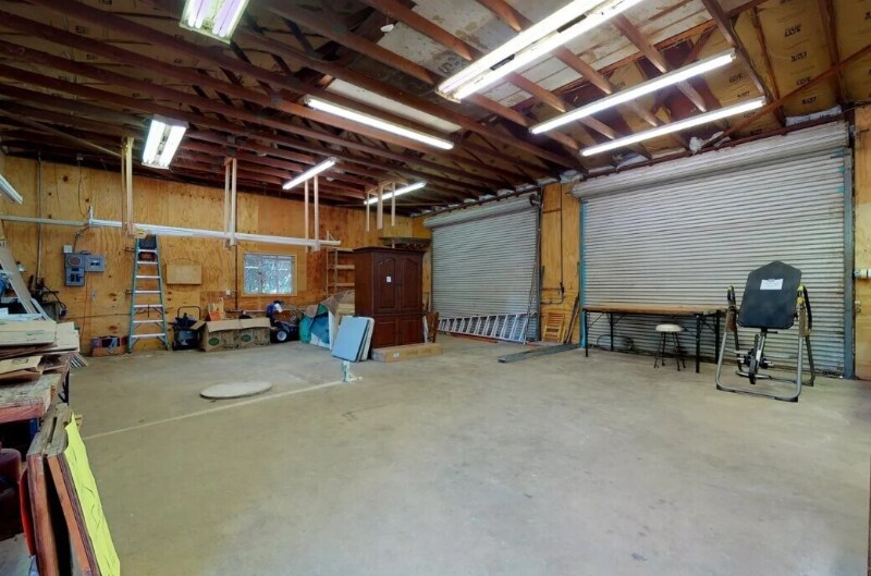 Building Photo - 124 E Evans Reimer Rd