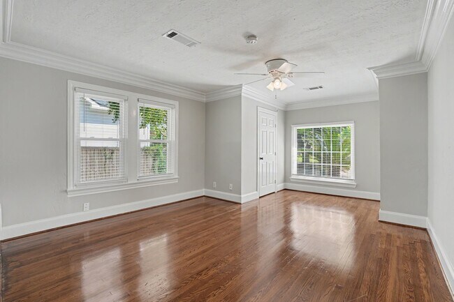 Building Photo - 2805 Rosewood St