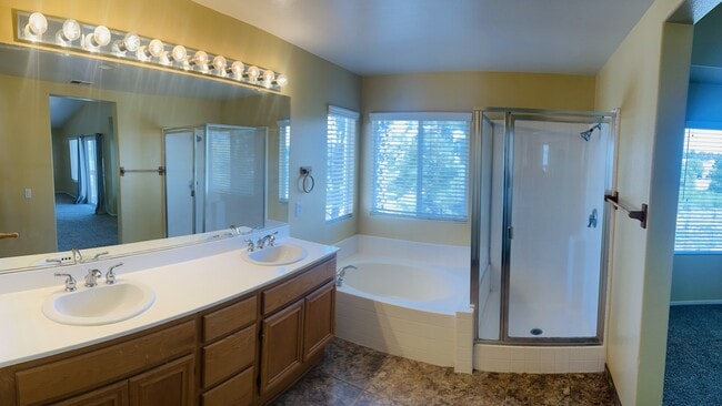 Building Photo - 32382 Gardenvail Dr
