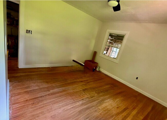 Building Photo - Beautiful Single-Family 3-Bedroom Home