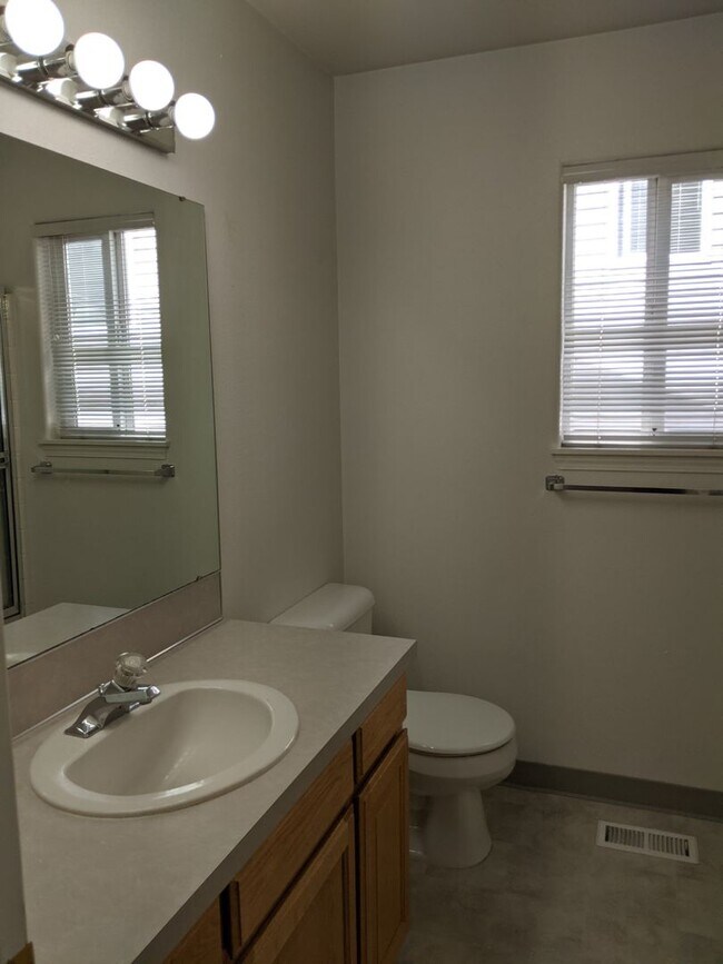 Building Photo - 8419/8421 NE 56th Street