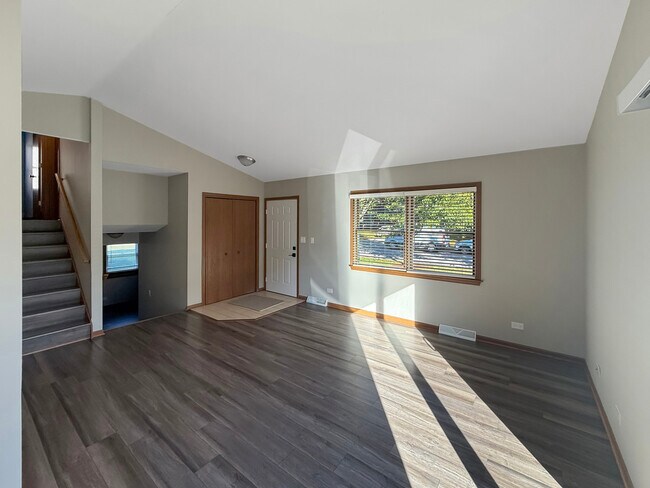 Building Photo - 139 Spuhler Dr