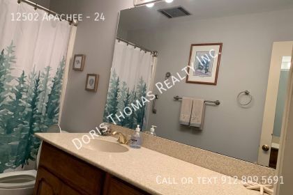 Building Photo - 12502 Apachee-24
