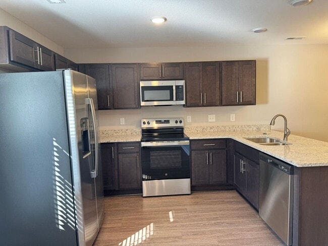 Building Photo - Luxury Living at its best! 2 Bed 2 1/2 Bath Townhome near Downtown!