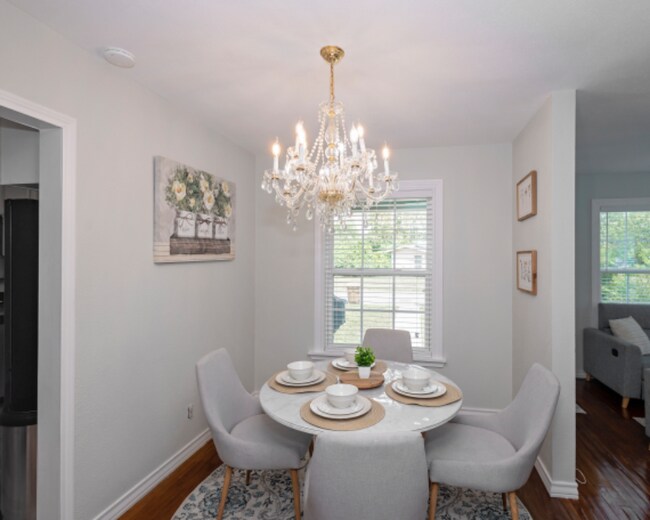 Building Photo - 1325 Ray Dr